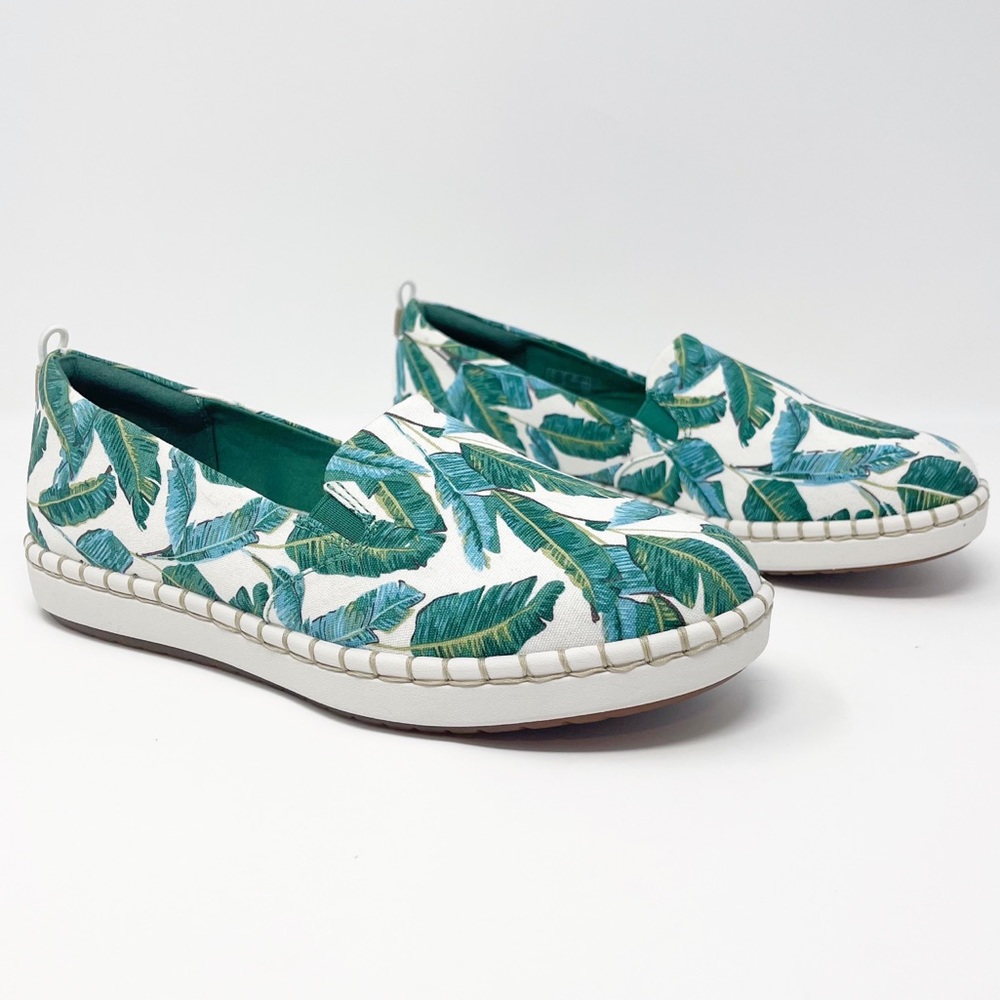 CLARKS Cloudsteppers Step Glow Jade Palm Slip Ons